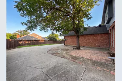 815 Ramblewood Drive, Lewisville, TX 75067 - Photo 32