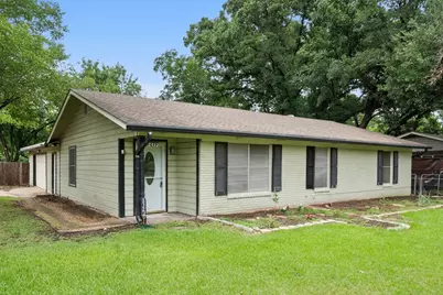 2322 W 1st Avenue, Corsicana, TX 75110 - Photo 1