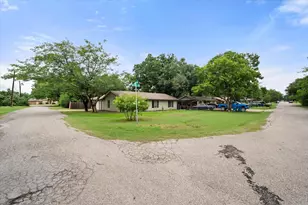 2322 W 1st Ave, Corsicana, TX 75110 - Photo 34