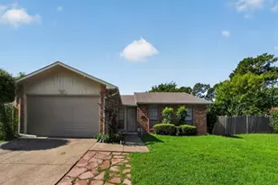 7700 Acapulco Rd, Fort Worth, TX 76112 - Photo 2