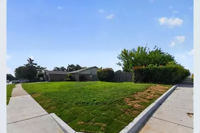 7700 Acapulco Road, Fort Worth, TX 76112 - Photo 4