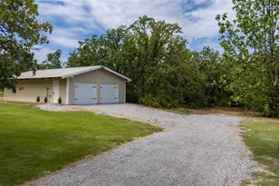 1704 Co Rd 3555, Paradise, TX 76073 - Photo 30