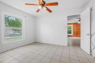 1015 Wilshire Blvd, Arlington, TX 76012 - Photo 14