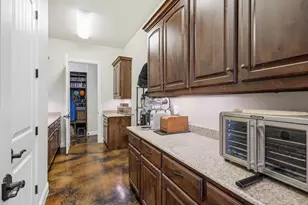 1040 Lighthouse Ct, Grand Prairie, TX 75104 - Photo 10
