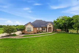 1040 Lighthouse Ct, Grand Prairie, TX 75104 - Photo 2