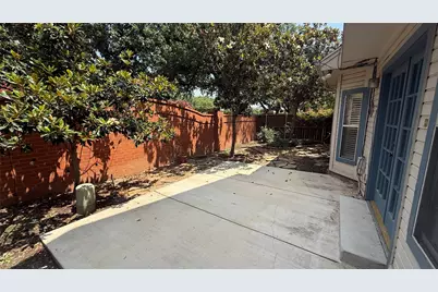 9010 Cumberland Drive, Irving, TX 75063 - Photo 20
