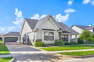 1572 Lizzie Ln, Burleson, TX 76028 - Photo 2