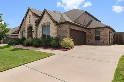 1953 Silver Falls Drive, Burleson, TX 76028 - Photo 2