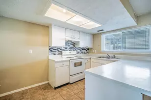 36 W Creek Ln, Grand Prairie, TX 75052 - Photo 6