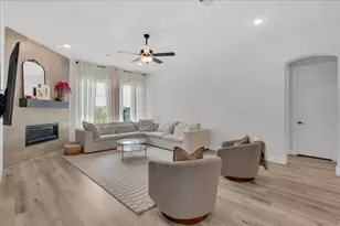 1808 Cedar Bluff Pkwy, Mansfield, TX 76063 - Photo 14
