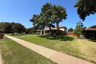 3303 Canyon Creek Dr, Richardson, TX 75080 - Photo 2