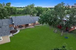 336 Meadows Estate St, Tom Bean, TX 75491 - Photo 32