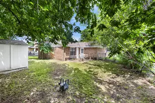 111 Alamo St, Waxahachie, TX 75165 - Photo 20