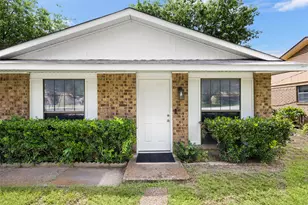 111 Alamo St, Waxahachie, TX 75165 - Photo 2