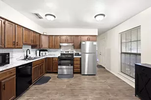 111 Alamo St, Waxahachie, TX 75165 - Photo 8