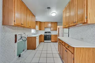 2219 Morgan St, Irving, TX 75062 - Photo 10