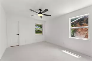 10236 Mapleridge Dr, Dallas, TX 75238 - Photo 18
