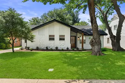 10236 Mapleridge Drive, Dallas, TX 75238 - Photo 2