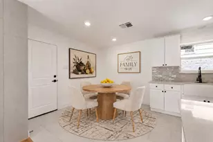 10236 Mapleridge Dr, Dallas, TX 75238 - Photo 6