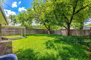 10623 McCree Rd, Dallas, TX 75238 - Photo 32