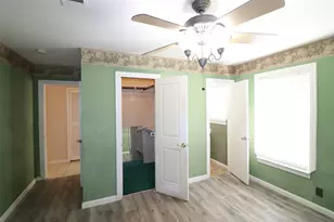 600 Livingston Dr, Hurst, TX 76053 - Photo 8