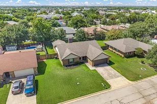 6728 Fair Meadows Dr, North Richland Hills, TX 76182 - Photo 2