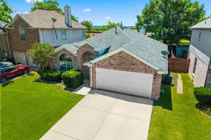 1209 Secretariat Dr, Grand Prairie, TX 75052 - Photo 32