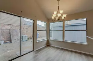 10611 Woodleaf Dr, Dallas, TX 75227 - Photo 8