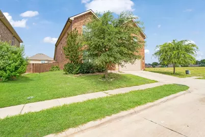 802 Swan Ridge Drive, Sherman, TX 75092 - Photo 4