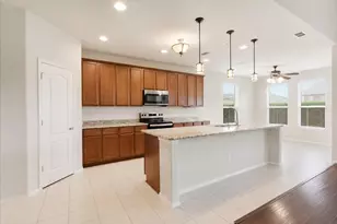 802 Swan Ridge Dr, Sherman, TX 75092 - Photo 6