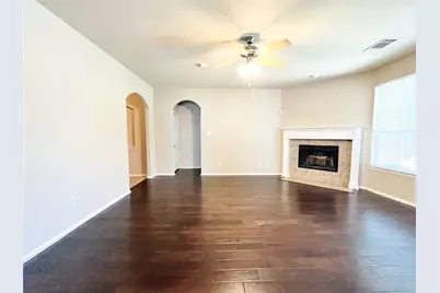 552 Kerry Street, Crowley, TX 76036 - Photo 4
