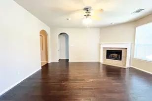 552 Kerry St, Crowley, TX 76036 - Photo 4