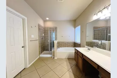 552 Kerry Street, Crowley, TX 76036 - Photo 16