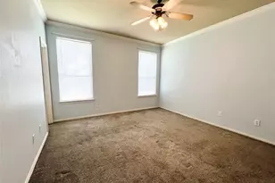 552 Kerry St, Crowley, TX 76036 - Photo 12