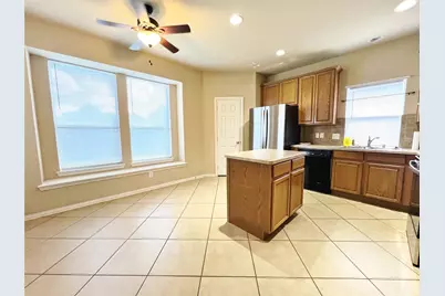552 Kerry Street, Crowley, TX 76036 - Photo 6