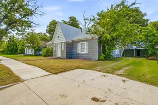 835 W Long St, Stephenville, TX 76401 - Photo 2