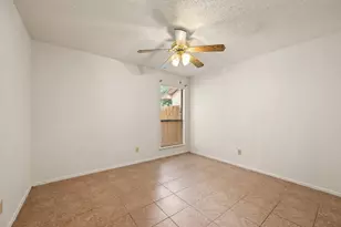 320 W Congress St, Denton, TX 76201 - Photo 16