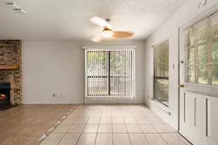 320 W Congress St, Denton, TX 76201 - Photo 10