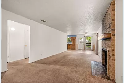320 W Congress Street, Denton, TX 76201 - Photo 20