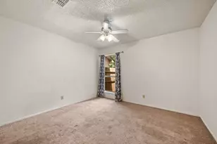 320 W Congress St, Denton, TX 76201 - Photo 24