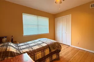3537 Rockbluff Dr, Dallas, TX 75227 - Photo 14