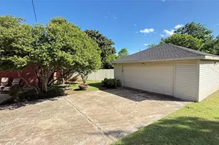 3537 Rockbluff Dr, Dallas, TX 75227 - Photo 16