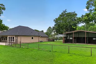 1004 E Main St, Tioga, TX 76271 - Photo 24