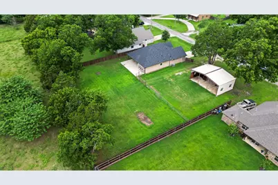 1004 E Main Street, Tioga, TX 76271 - Photo 30