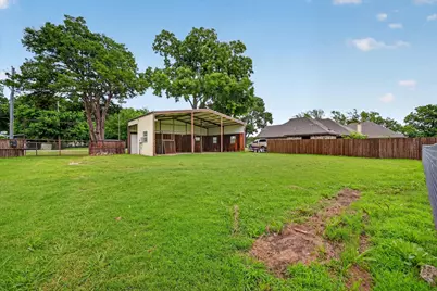 1004 E Main Street, Tioga, TX 76271 - Photo 28
