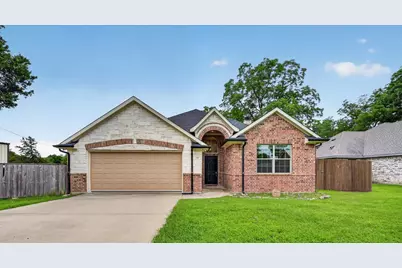 1004 E Main Street, Tioga, TX 76271 - Photo 1