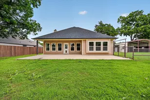 1004 E Main St, Tioga, TX 76271 - Photo 26