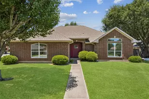 216 Point Cir, Pilot Point, TX 76258 - Photo 1