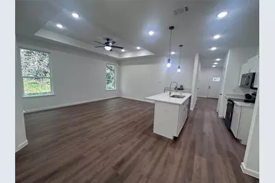 5717 San Jacinto Drive, Granbury, TX 76048 - Photo 2
