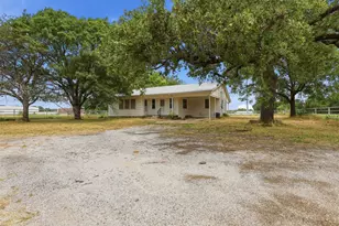 820 Goshen Rd, Springtown, TX 76082 - Photo 2